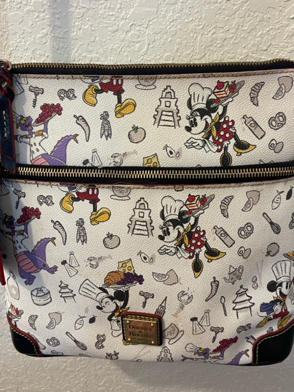 Disney Dooney & Bourke Figment Crossbody 2018 Epcot Food Wine Festival Bag READ - Picture 6 of 16